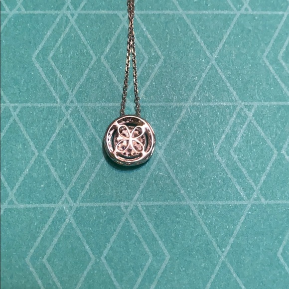 White Gold Diamond Necklack